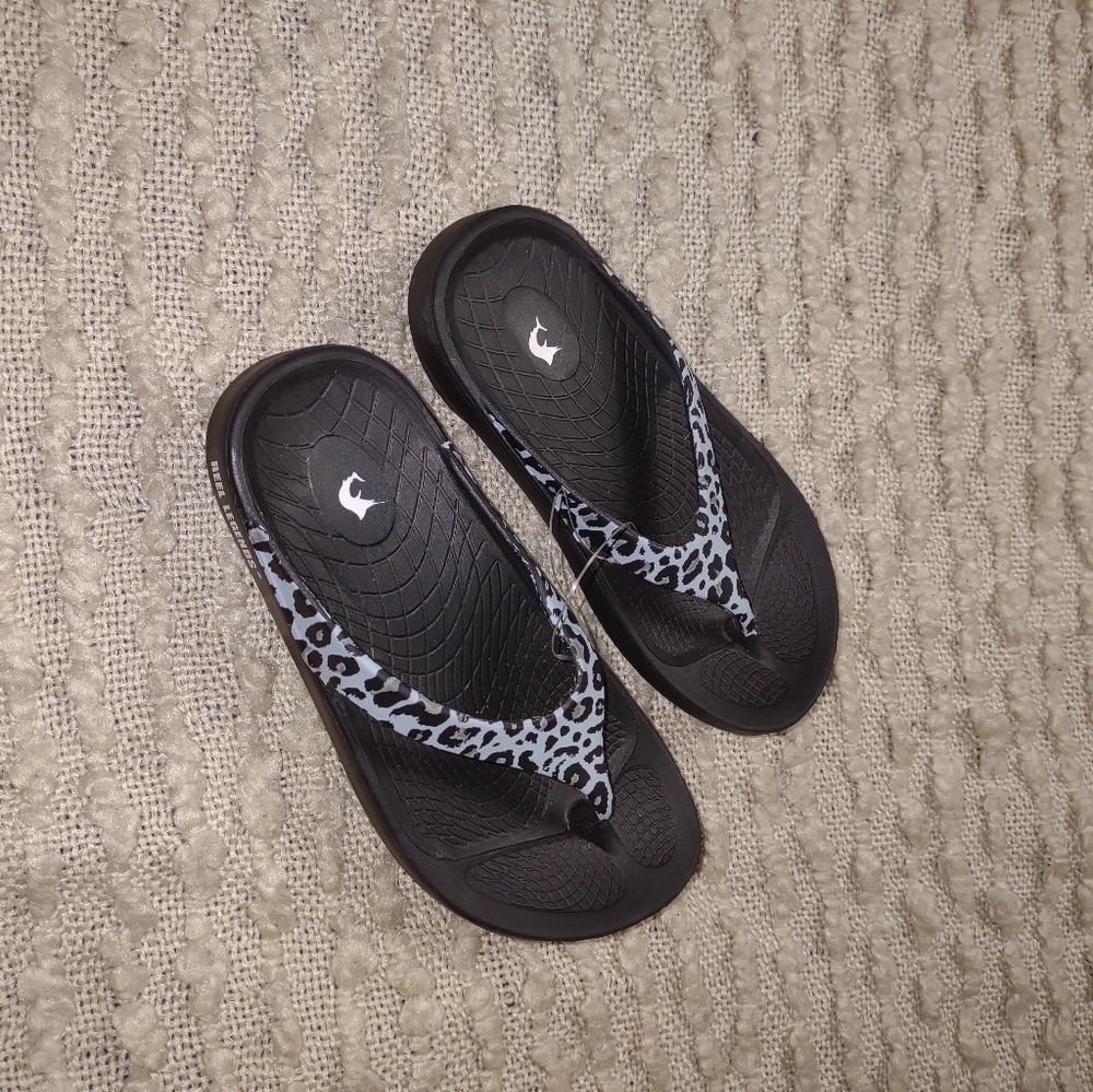 Reel legends cheetah flip flop sandal